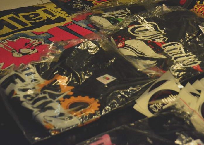 Shop: (Staro) Nová trika! (Kapitán a Frendíci)